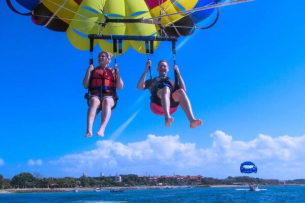Parasailing (1)