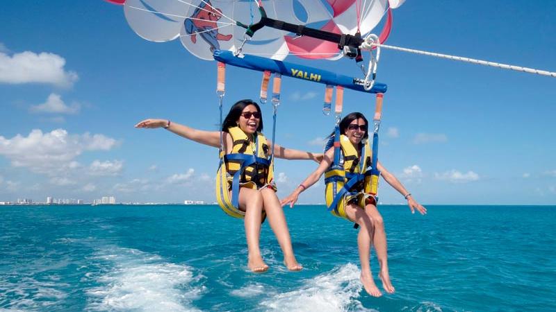 Parasailing (2)